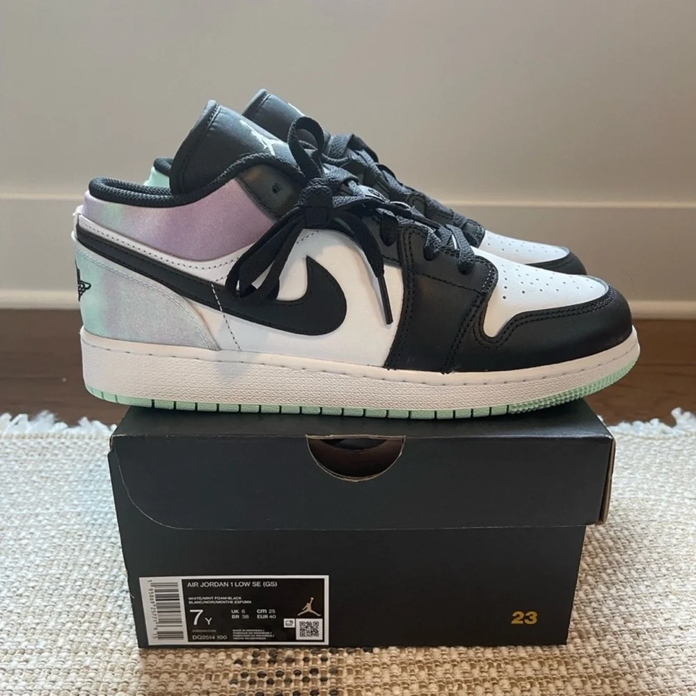 - Jordan 1 Low SE (GS); White/Mint Foam-Black; Size 7Y;  with box